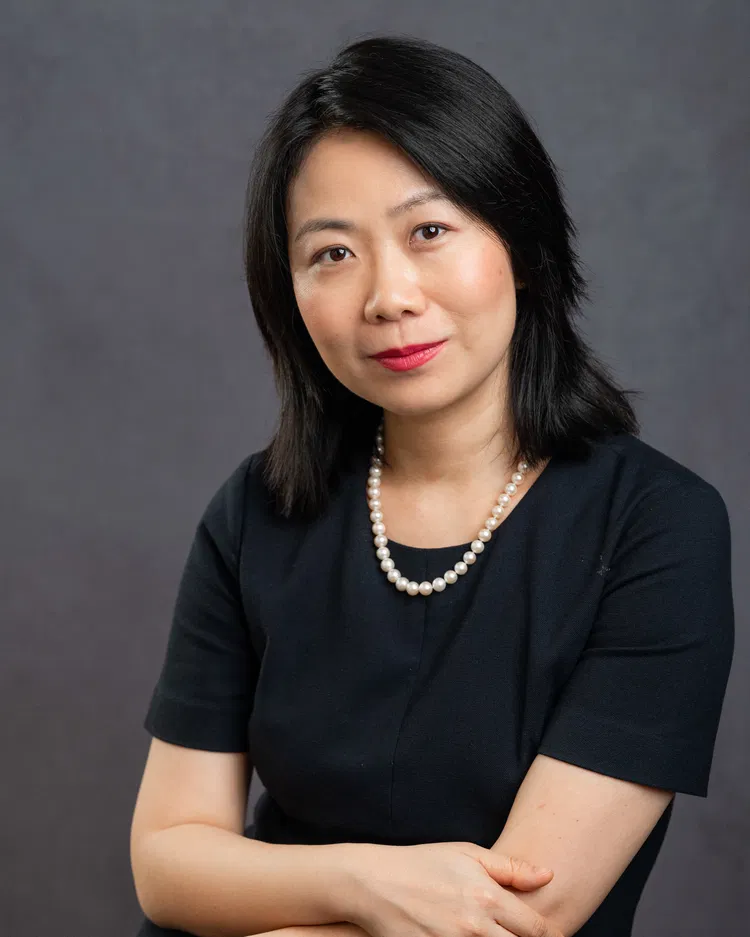 Headshot of Hanqing Shi